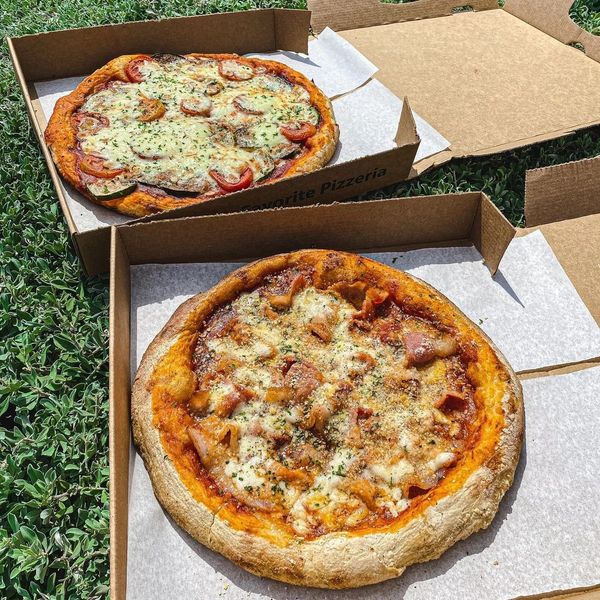 italian jamaican pizzas best pizzas in jamaica custom made pizzas vegetarian