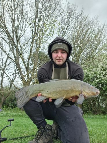 Tench , fishing Lechlade , fishing Fairford , fishing Gloucestershire , Claydon Fishery , 
Claydon 