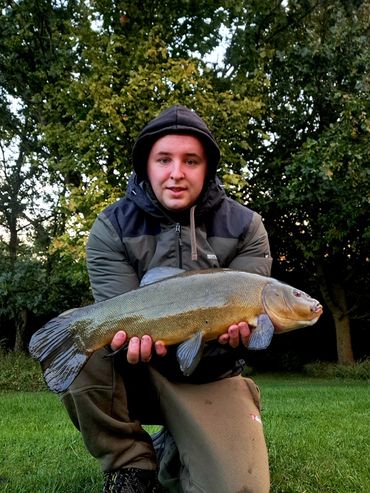 fishing Gloucestershire , fishing Lechlade , tench fishing , Claydon Park Fishery , Tench , tench 
