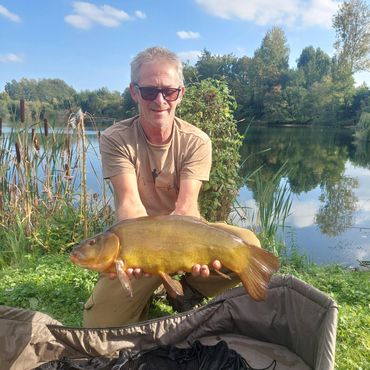 Claydon Park Fishery , fishing Gloucestershire , fishing Wiltshire , Tench , tench fishing 