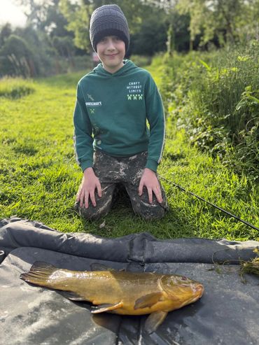 Claydon Park Fishery , fishing Cotswolds , fishing Lechlade , fishing Cirencester , fishing Lechalde