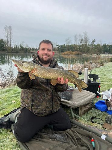 Pike, pike fishing, fishing Gloucestershire, fishing Lechlade, Claydon Park Fishery , Claydon Pike