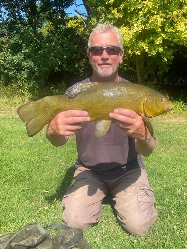Claydon Park Fishery, fishing Gloucestershire , fishing Oxfordshire , fishing Cotswolds , tench 