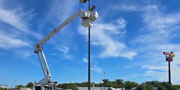 Bucket Truck & Aerial Lighting Services - CNI Electric