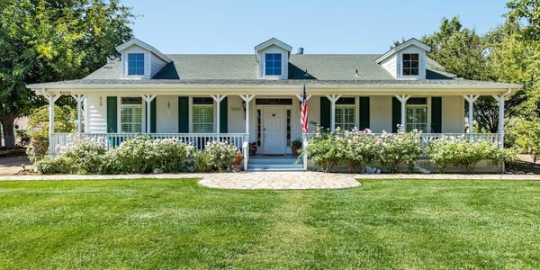 vacation stays for coupes and groups in the heart of the paso robles wine country of central ca