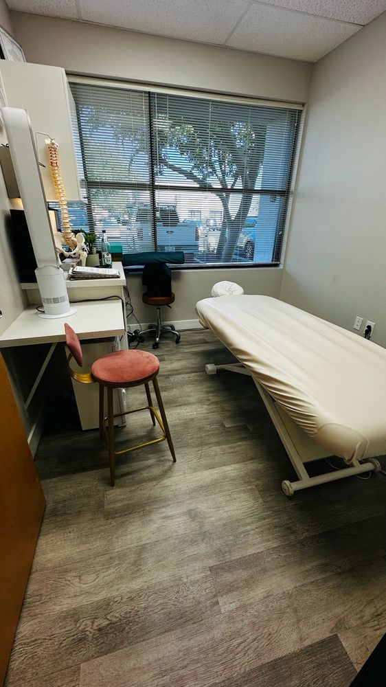 
Pain relief, mobility, and recovery-focused care.