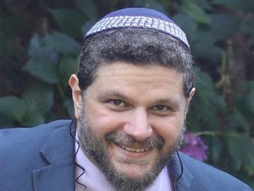 Rabbi Shlomo Schachter is a shaliach of the Straus-Amiel Emissary Training Institute serving as the 