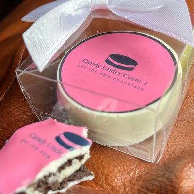 branded chocolate, branded chocolate oroes, custom oreos, cookie platters, wedding favors, 
