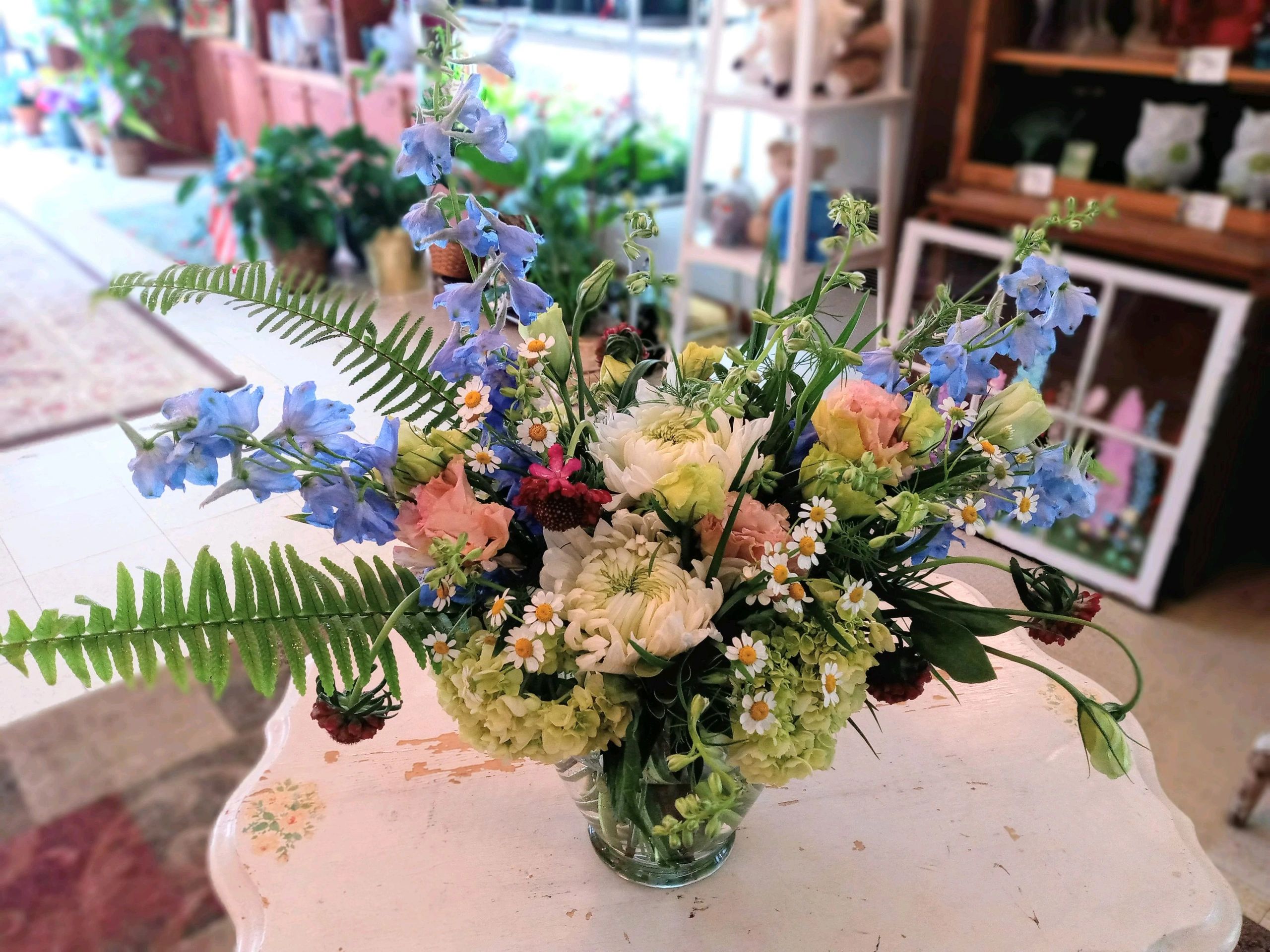 Florist Laura's Garden & The Flower Shop at Laura's Garden