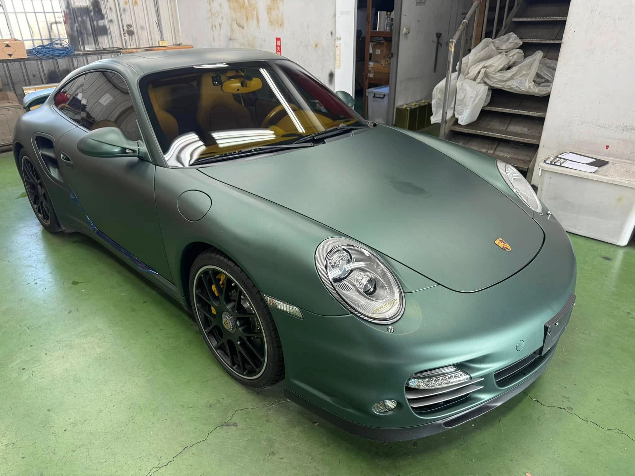 保時捷 Porsche 997 Turbo
 皮椅改色
頂篷改色
地毯改色
門板改色
安全帶改色
內裝改色
配件改色