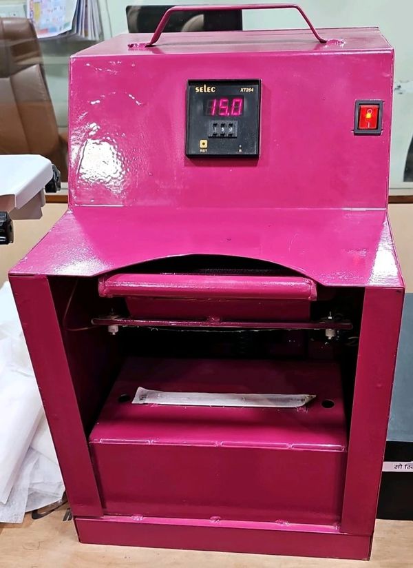 sanitary pad making machine by Maharashtra nav udyojak