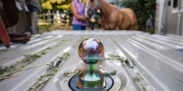 Discount Hitch offers all types of gooseneck hitches made in the USA from our trusted partners.