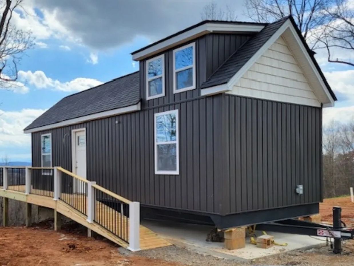 to Lakeland Ridge RV And Tiny Home Community