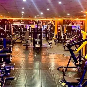 Shape your body in weight training gym DHA Lahore. Full range of weight training machines available
