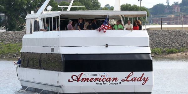 riverboat cruises in dubuque iowa