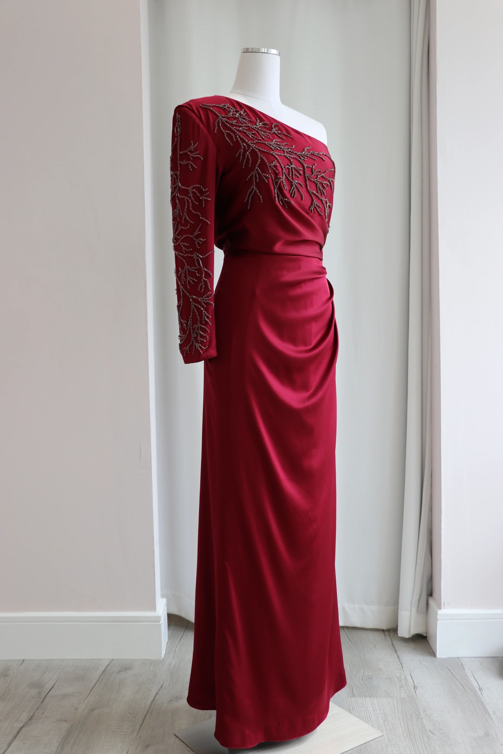 Elegant Mother of the Bride dress, made with real Silk, Swarowski chrystals. 