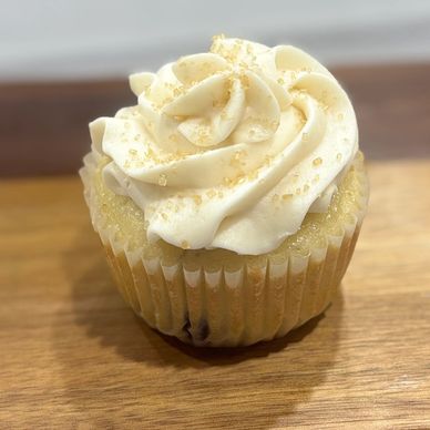 Lemon blueberry cupcake with vanilla frosting 