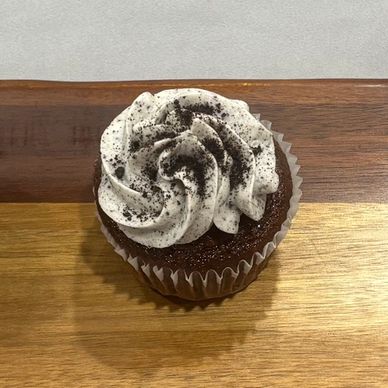 Chocolate cupcake with cookies n cream frosting 