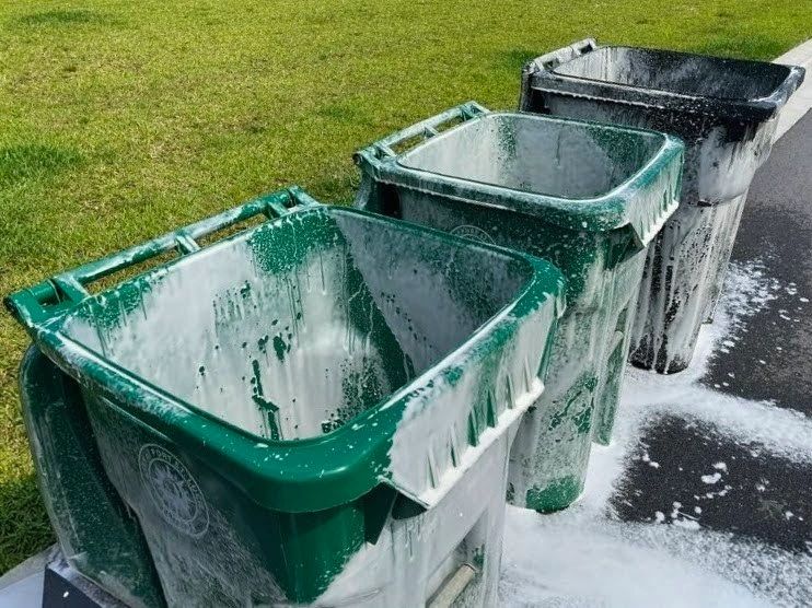 Why HOAs Love Trash Bin Cleaning
