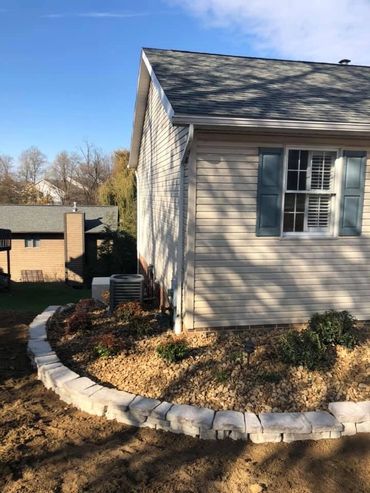 River Stone Landscaping Bed, Shrubs, Flowers, Rosetta Stone, Belvedere Block #GreensOutdoorCreations