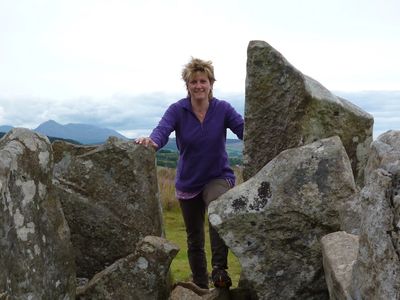 Dr Helen scientist visitor to schools at rock outcrop