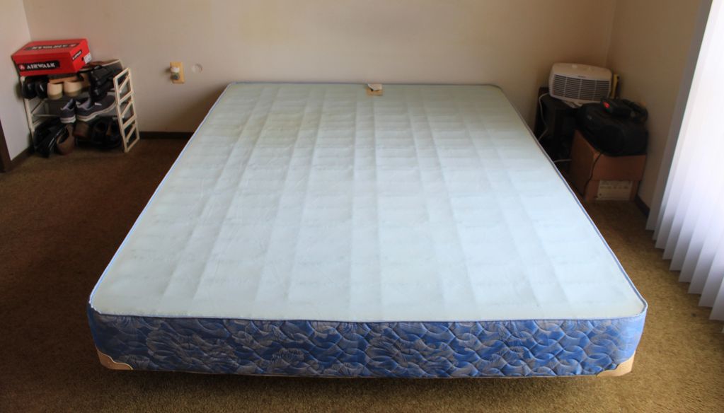 throw away old box spring, old box spring and mattress disposal, used mattress