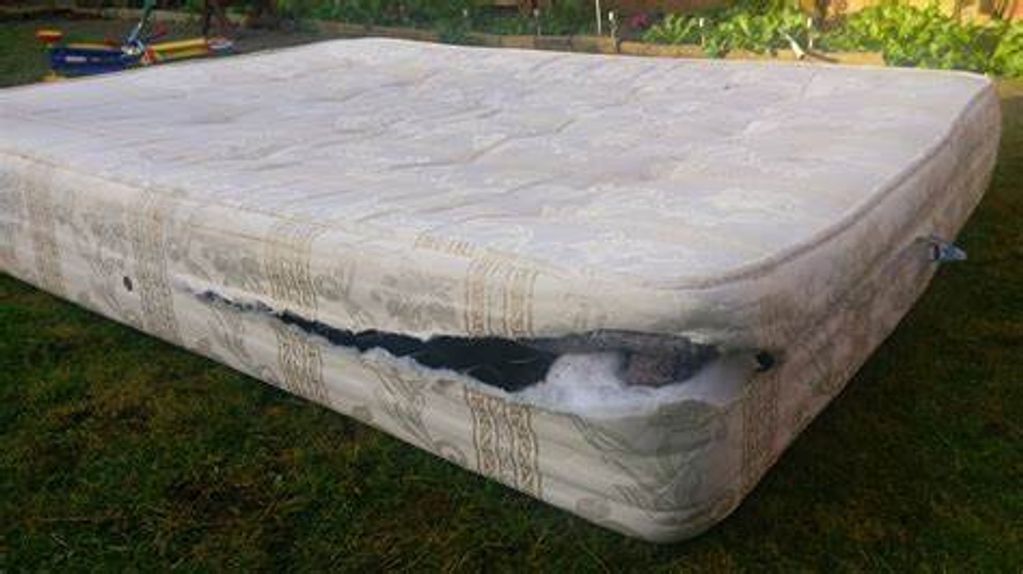 old mattress disposal, get rid of old mattress 