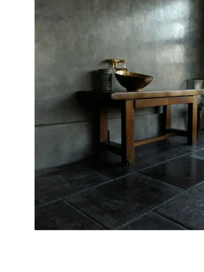 Photo by Stiltje - Tadelakt wall treatment
Bathroom interior
moody design
unique wall mount vanity