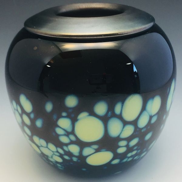 Black Round Vase with folded lip