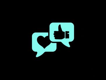Ennovamark social media manager planning posts and analysing engagement data