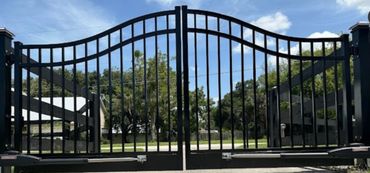 Daves fence, top rail fence, C&s fence, liberty fence, fence outlet, lifetime fence
metal driveway g