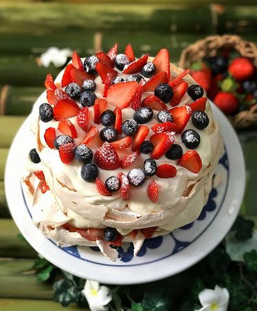 Summer Berries Pavlov