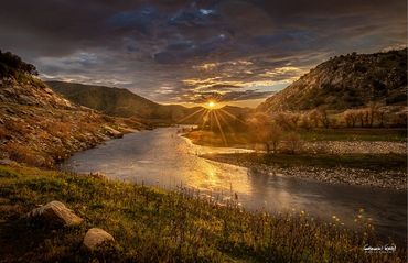 Sunset over the Kaweah River taken from the Slick Rock recreation area.