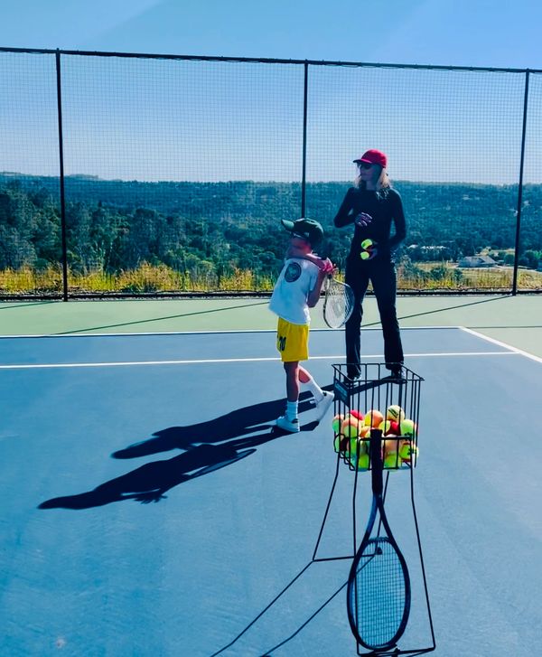 Training fundamentals with young tennis players