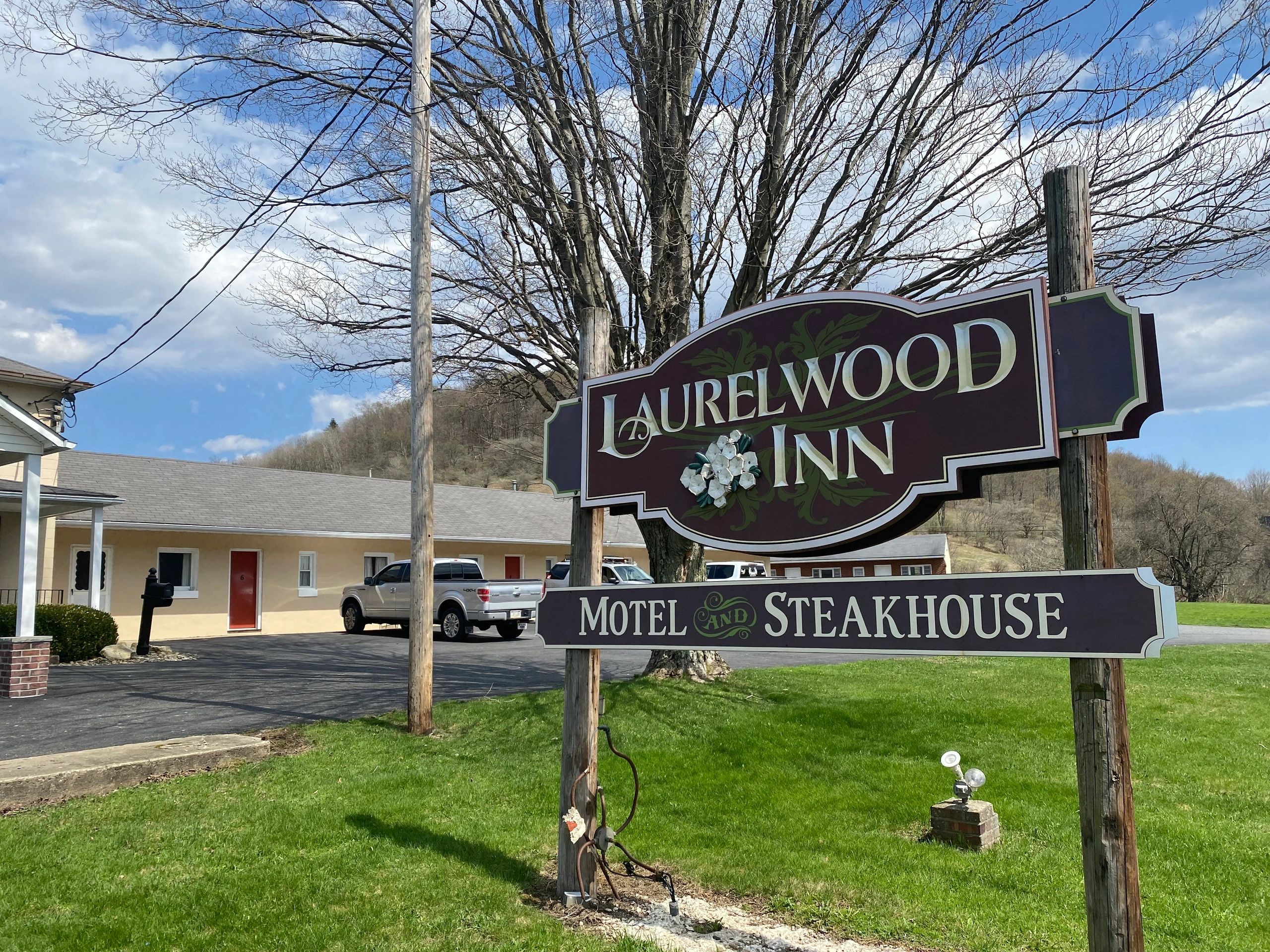 Laurelwood Inn and Steakhouse
