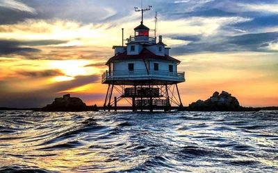 Photo: Thomas Point Shoal Lighthouse; motoxdms - Instagram