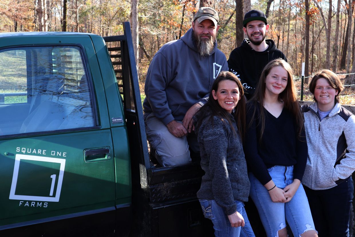 Square One Farms family farm members.  Mike, Jayden, Jessie, Teagan, Kealyn 