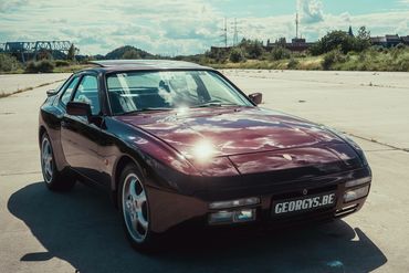 Porsche - 944