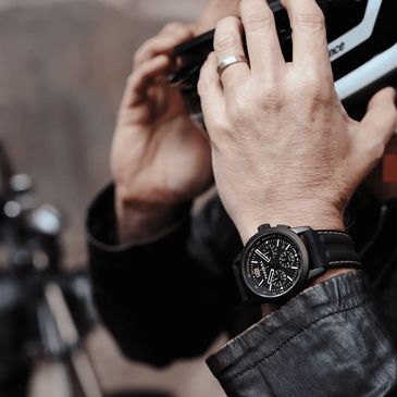 Modèle singulier de montre de luxe, valeurs fortes, mécanismes remarquables, histoire.
