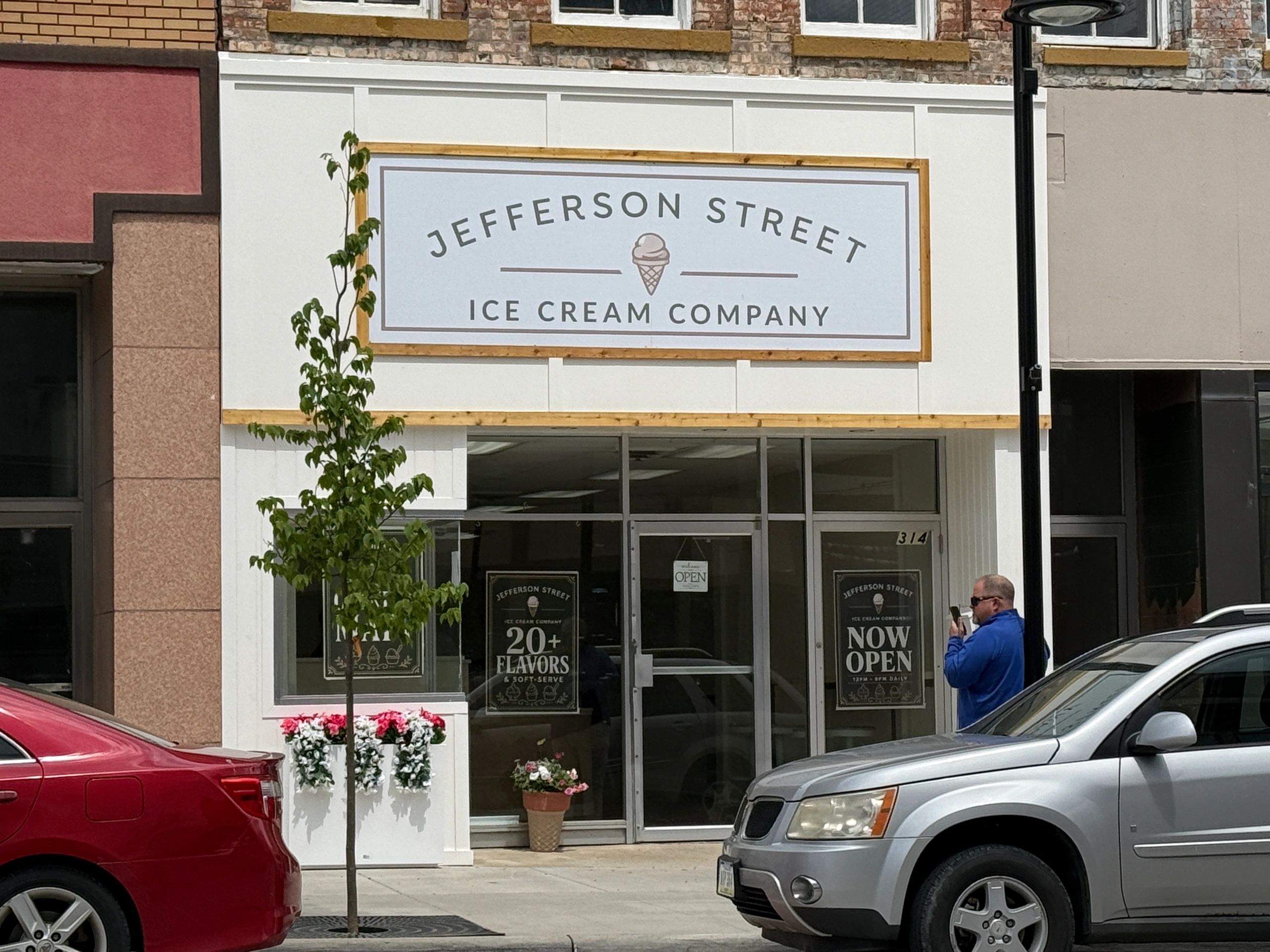 Jefferson Street Ice Cream - Hand-Dipped Ice Cream and Soft Serve Treats
