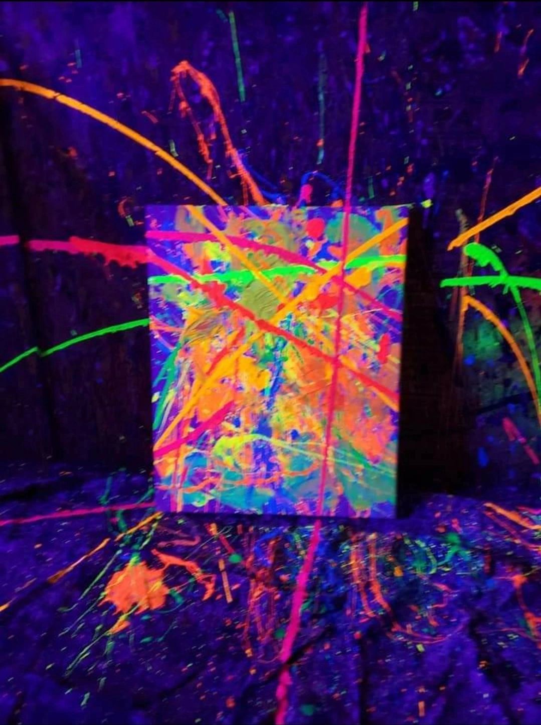 Black Light Paint Splatter For 7 People