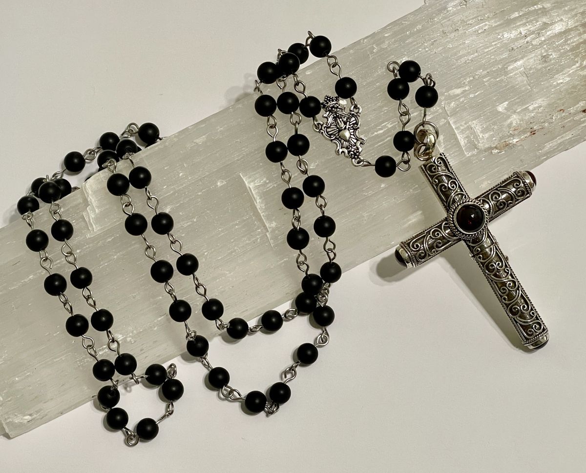 Stash rosary : r/CruelIntentions