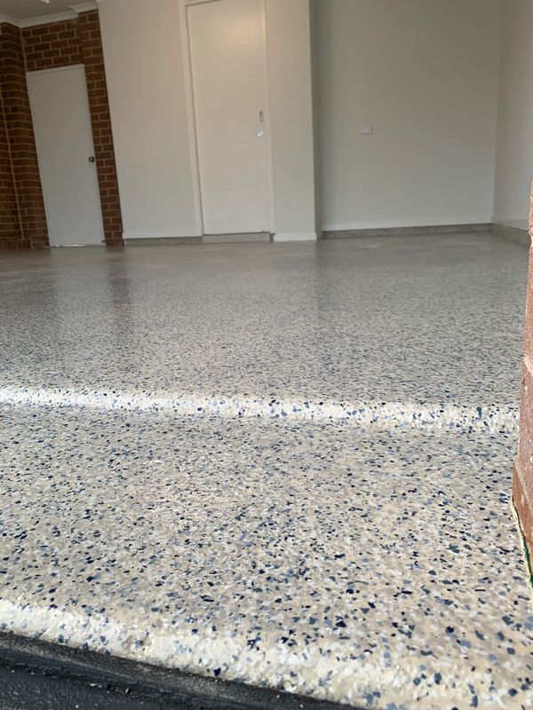 epoxy floor flake finish interio Garage, no oil stains just wipe clean & no slipping best grip 