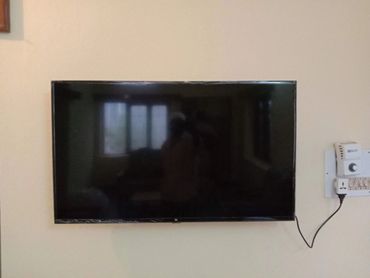 50" SONT TV WALL MOUNTING