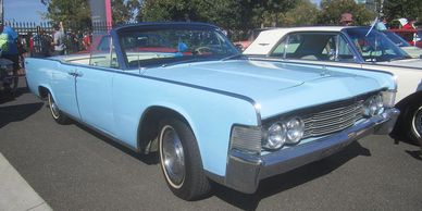 Lincoln Continental Convertible 1965 model