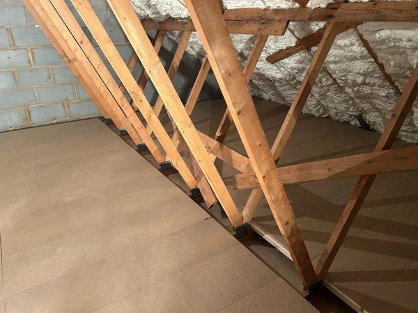 H2 Foam Lite spray foam insulation combined with loft boarding creates a healthy usable space.
