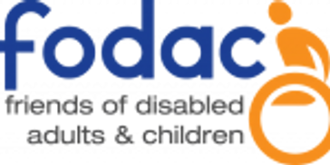 FODAC o Friends of Disabled Adults and Children proporciona equipo médico a las personas discapacita