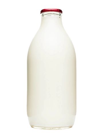 1 pint skimmed milk glass bottle