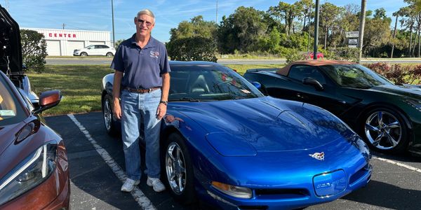 President Rick R. - 2003 C5 Electron Blue Coupe

1990 C4 White Lingenfelter Convertible