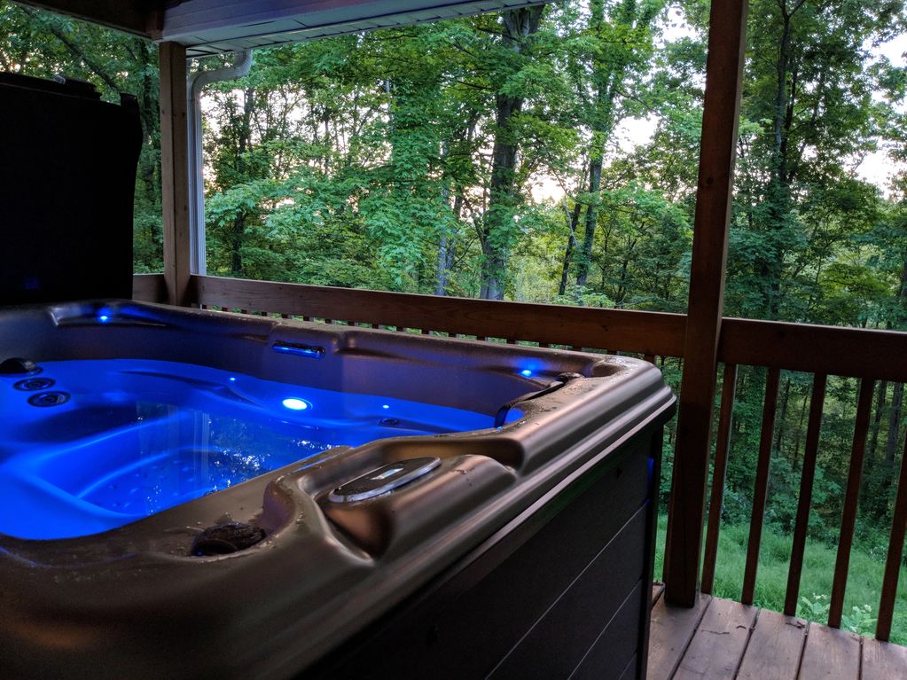 Welcome to Bearway to Heaven in the heart of Hocking Hills.